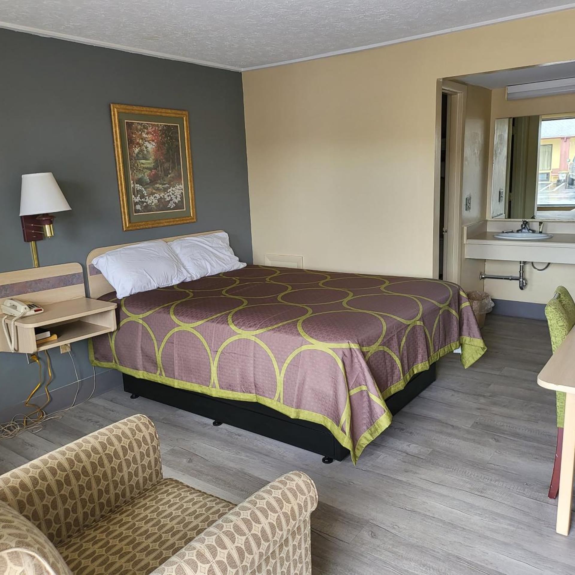 غرفة بسرير كوين، Budget Host Inn 9/10