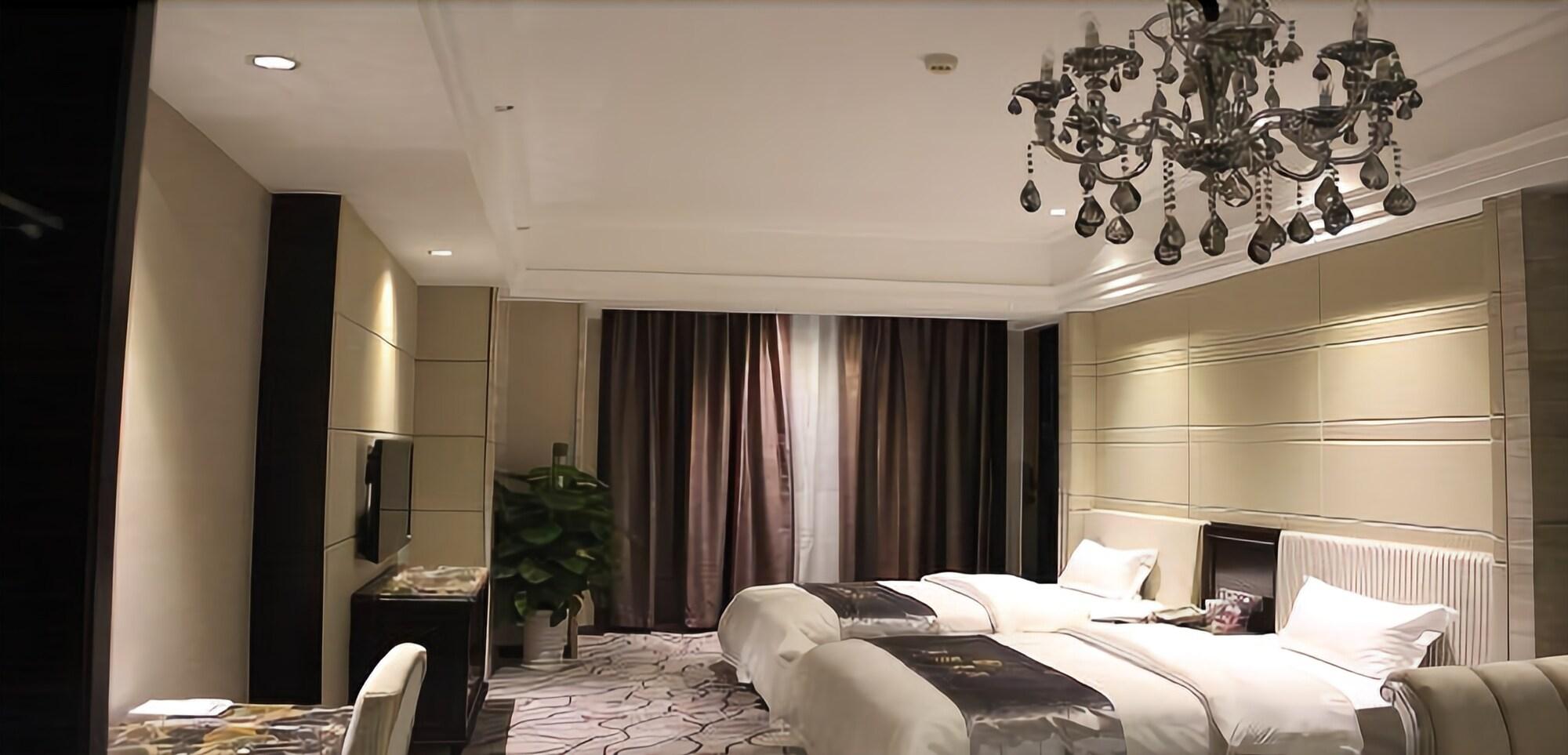 Junfu Hotel 6/24