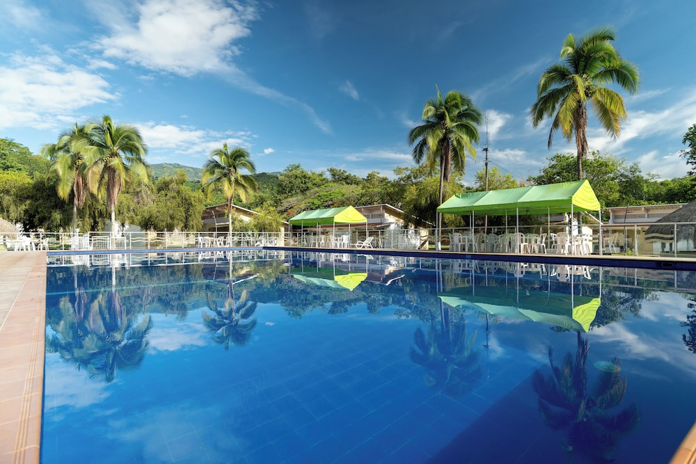 hotel las palmeras 23/50