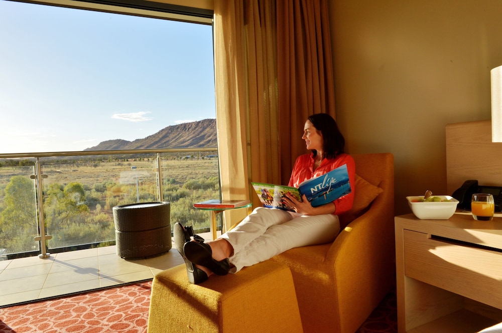 Crowne Plaza Alice Springs Lasseters 30/57