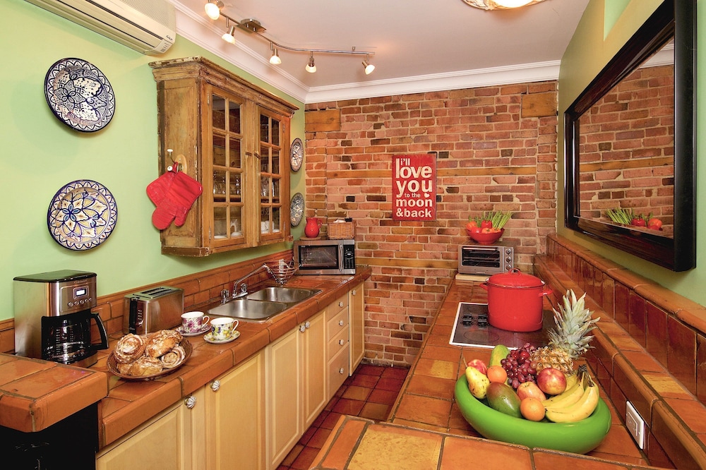 Petite Auberge Les Bons Matins B&B 61/72