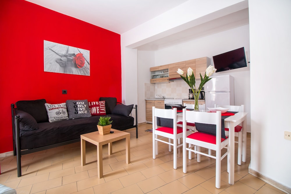 Kahlua Hotel Apartments 27/40