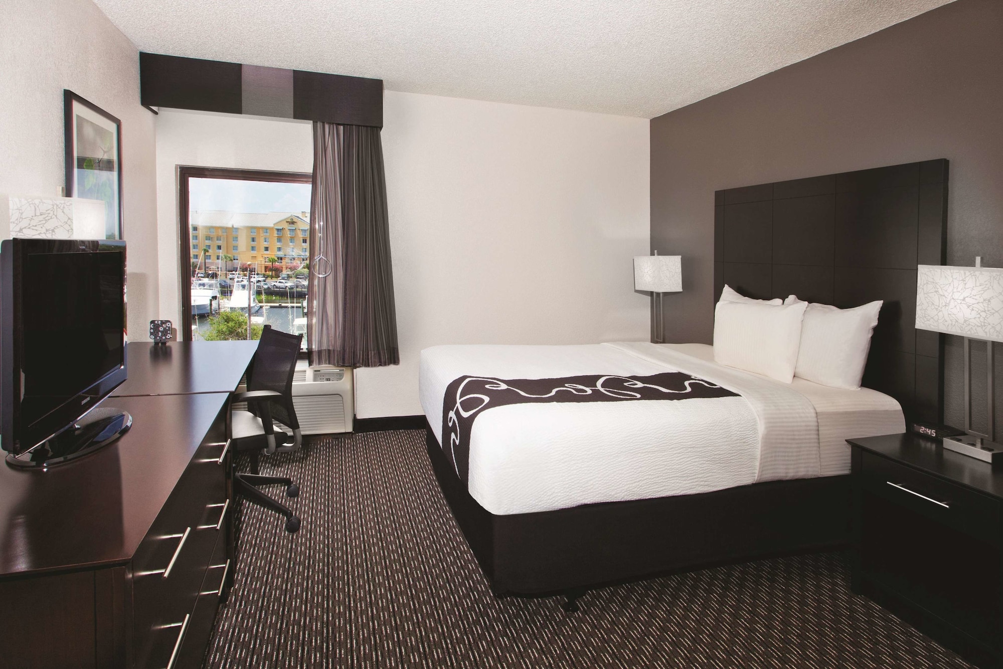 Deluxe, King Bed
