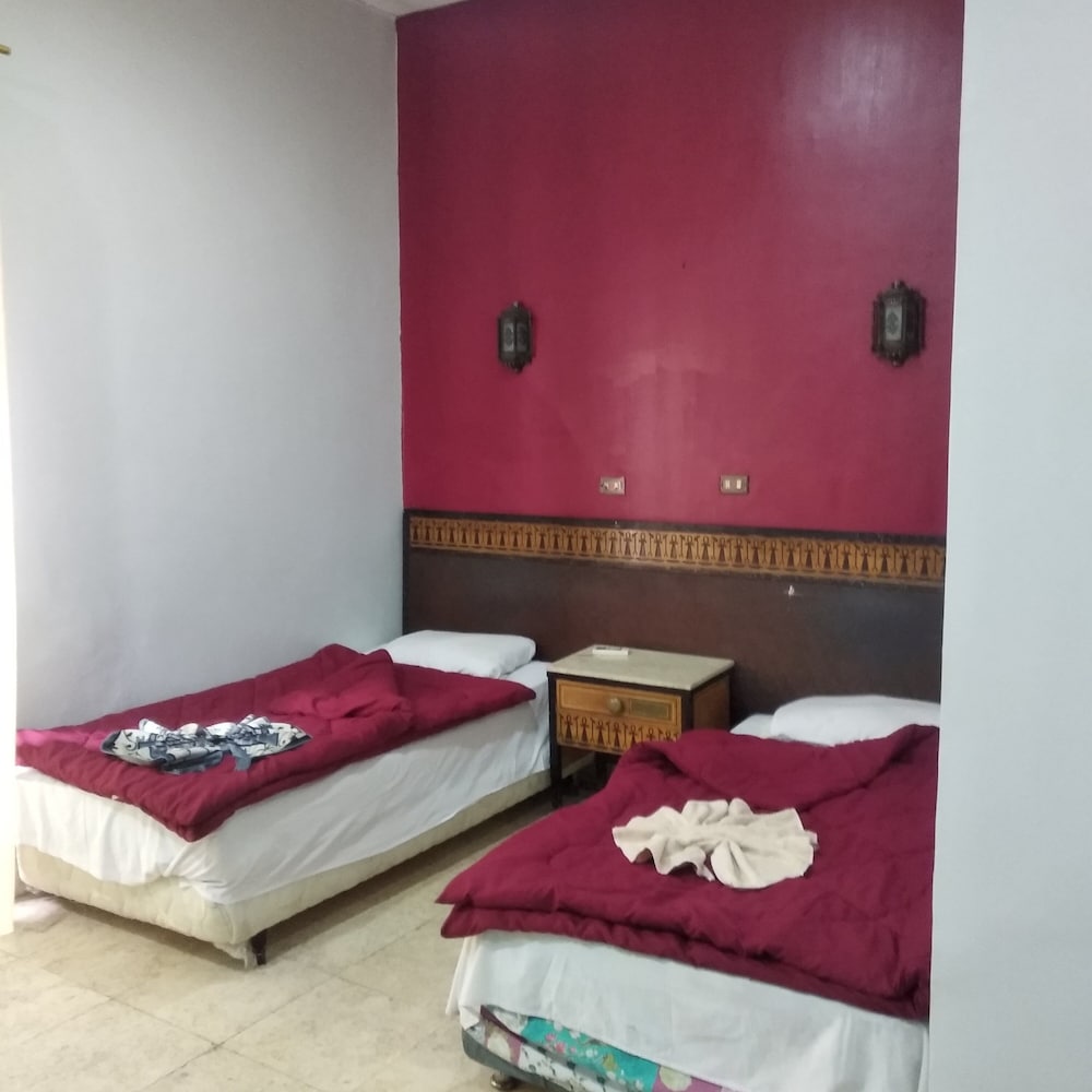 One Season Hostel 20/72