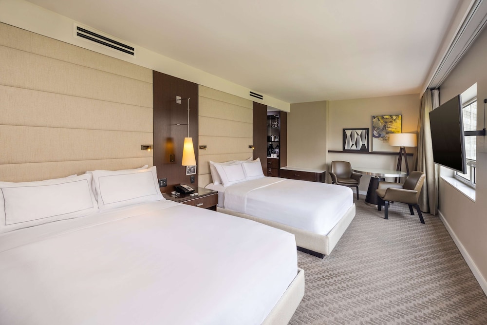 Deluxe, 2 Queen Beds, Accessible