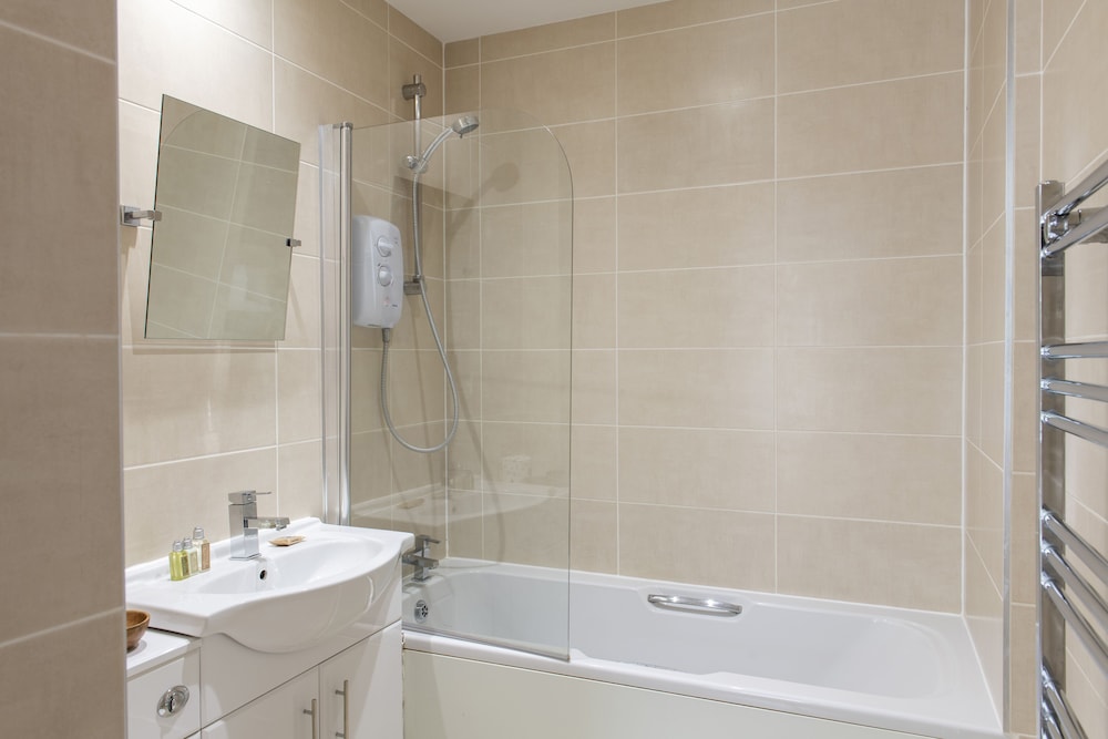 SACO Reading - Castle Crescent 19/64