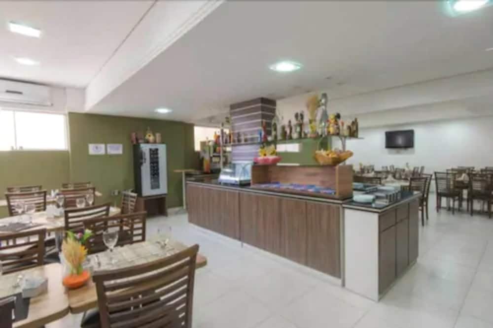 Monte Serrat Hotel 3/36