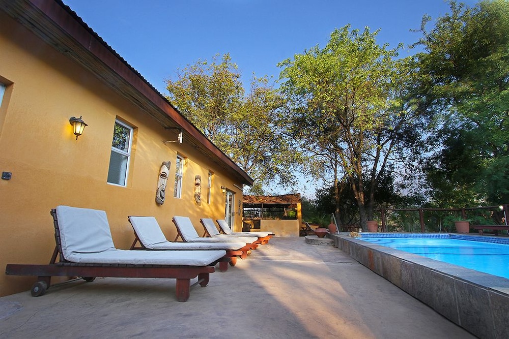 Normann Safari Bush Lodge 40/50