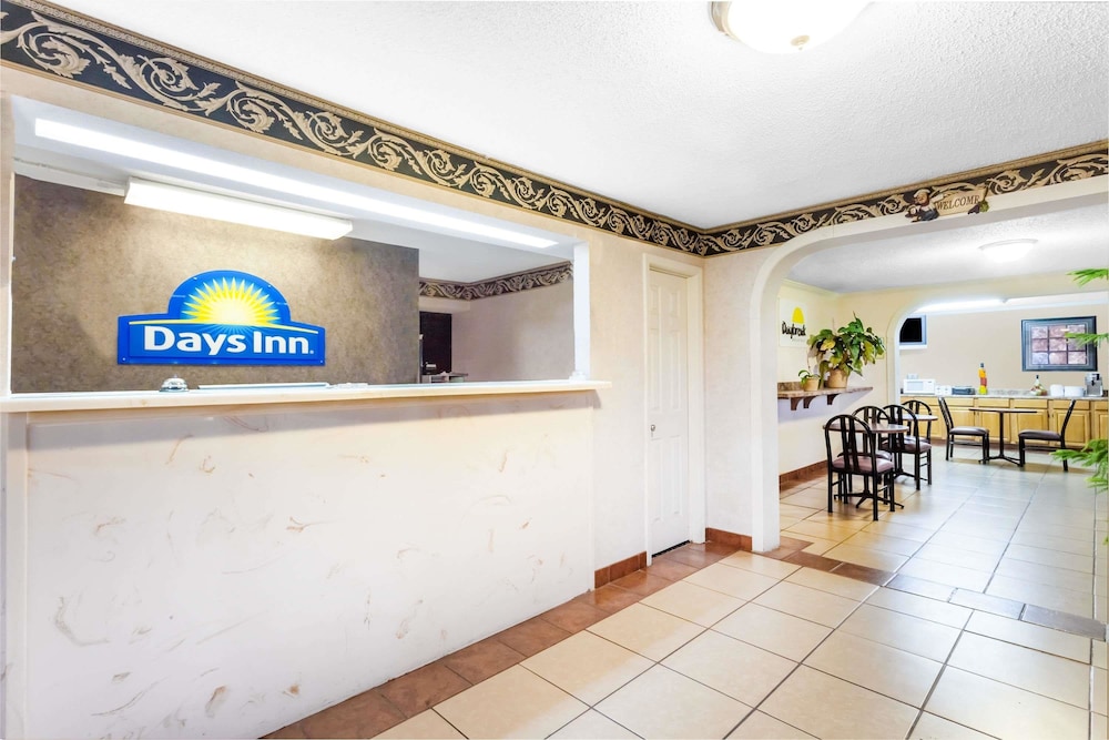 Days Inn By Wyndham Martin 7/16