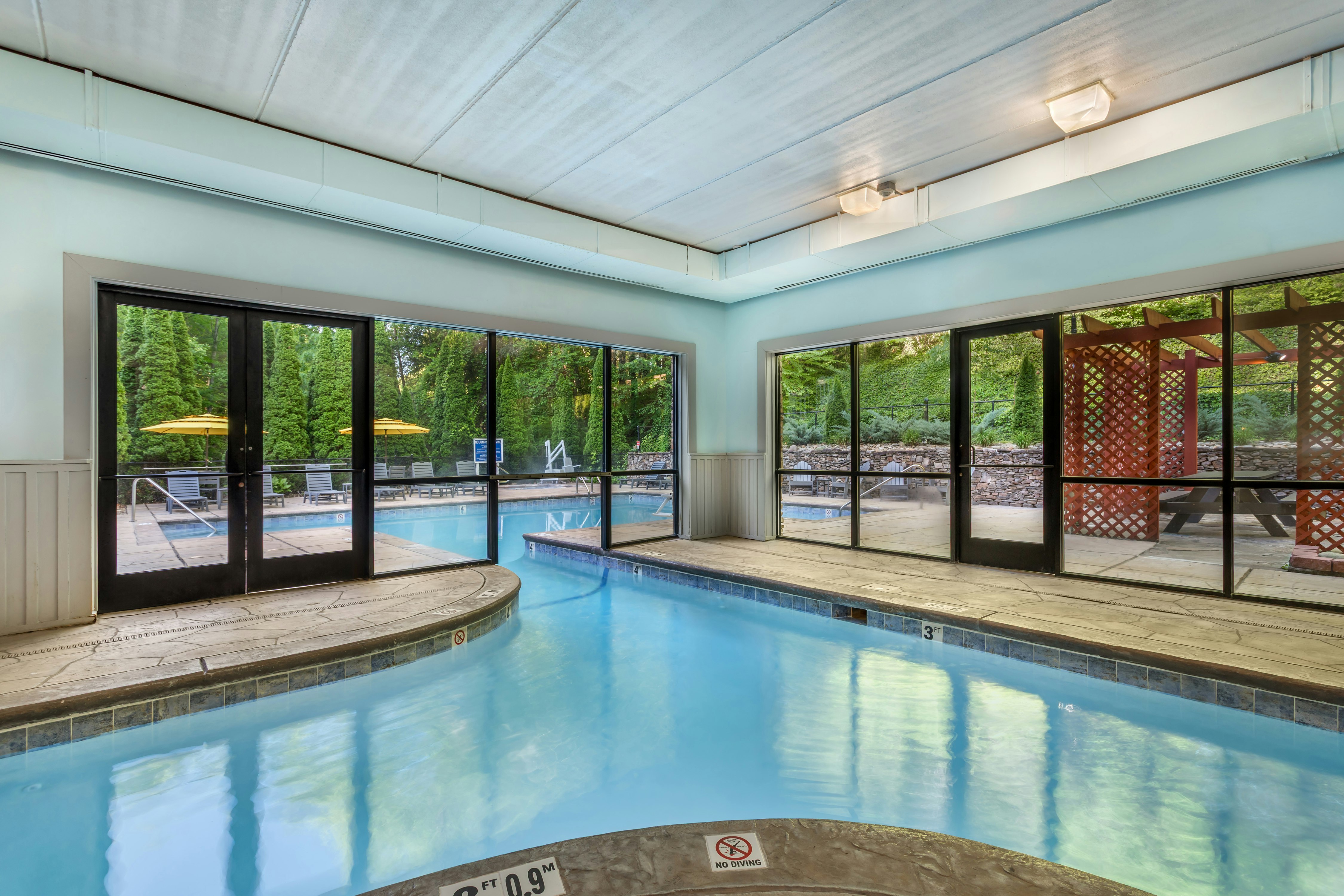 Hilton Vacation Club MountainLoft Gatlinburg 12/42