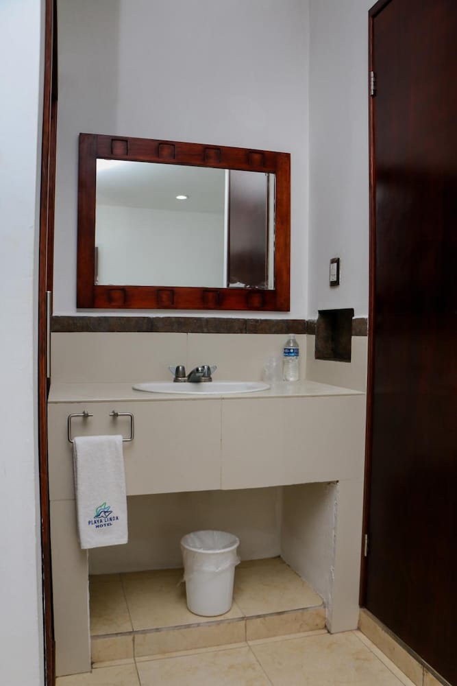 Hotel Playa Linda 46/49