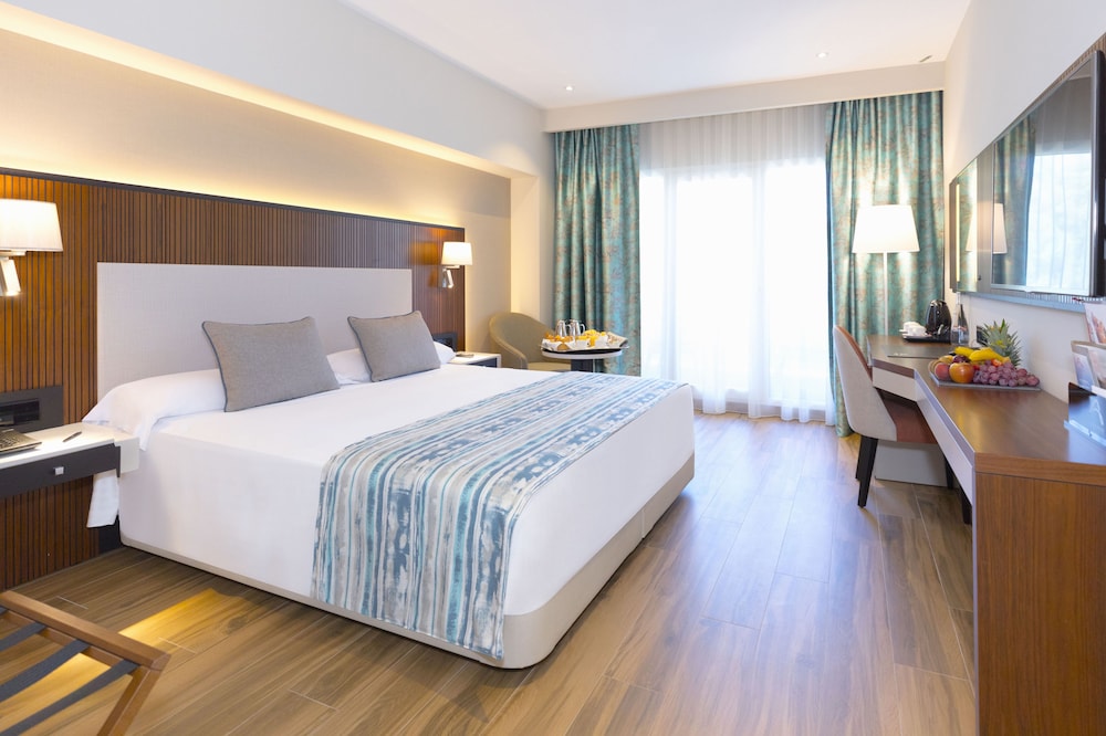 DELUXE, DOUBLE BED, TERRACE