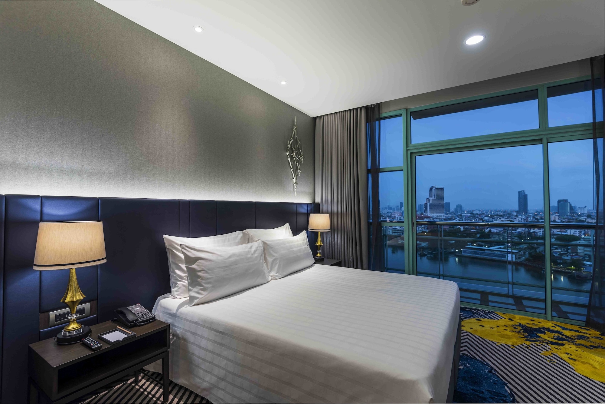 Grand Deluxe Room River View King