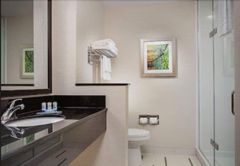 Fairfield Inn Suites By Marriott St Paul Northeast 30/30