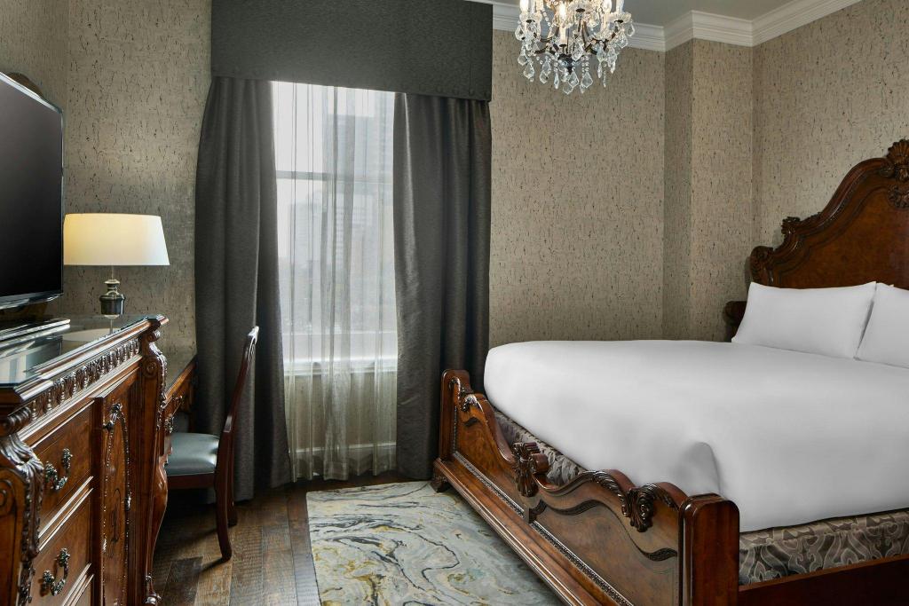 Charles, 2 Bedrooms, Suite, 2 King Beds