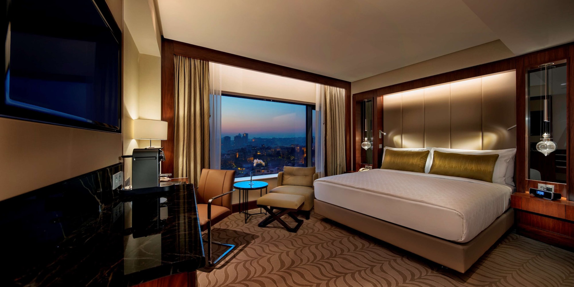 EXECUTIVE, KING BED, PARK VIEW, LOUNGE ACCESS