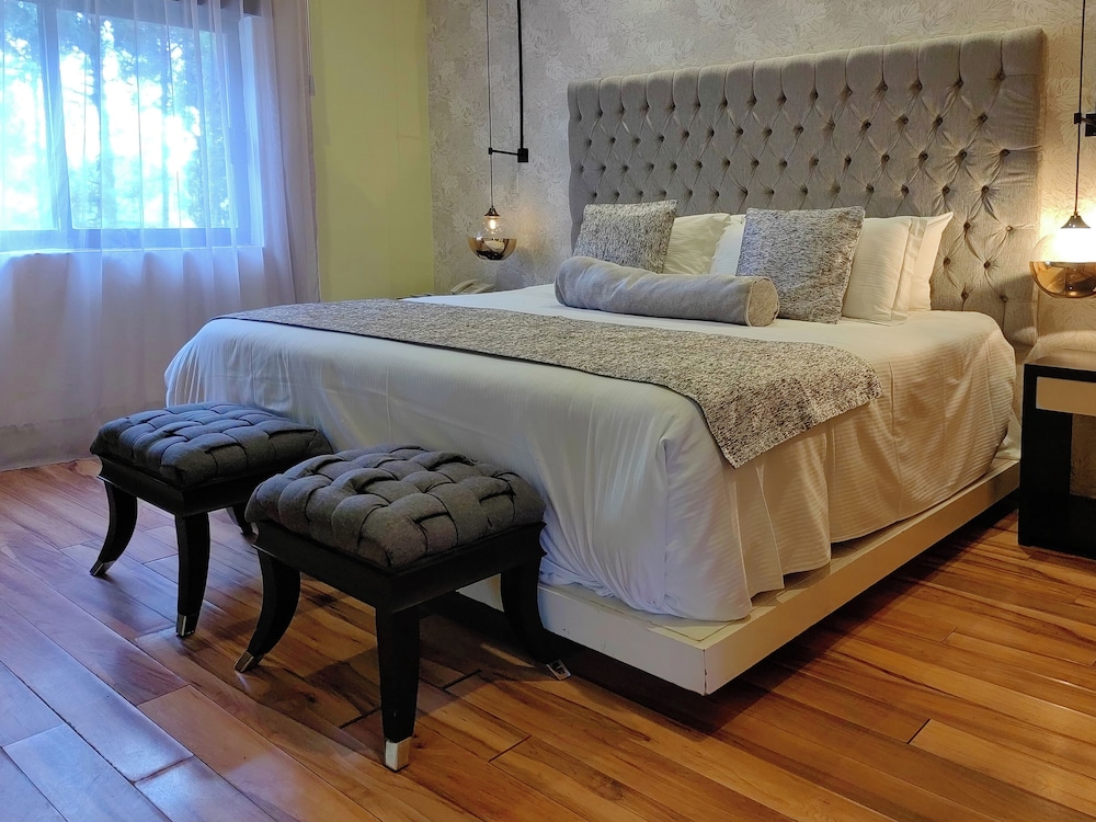 Alesia Hotel 6/52