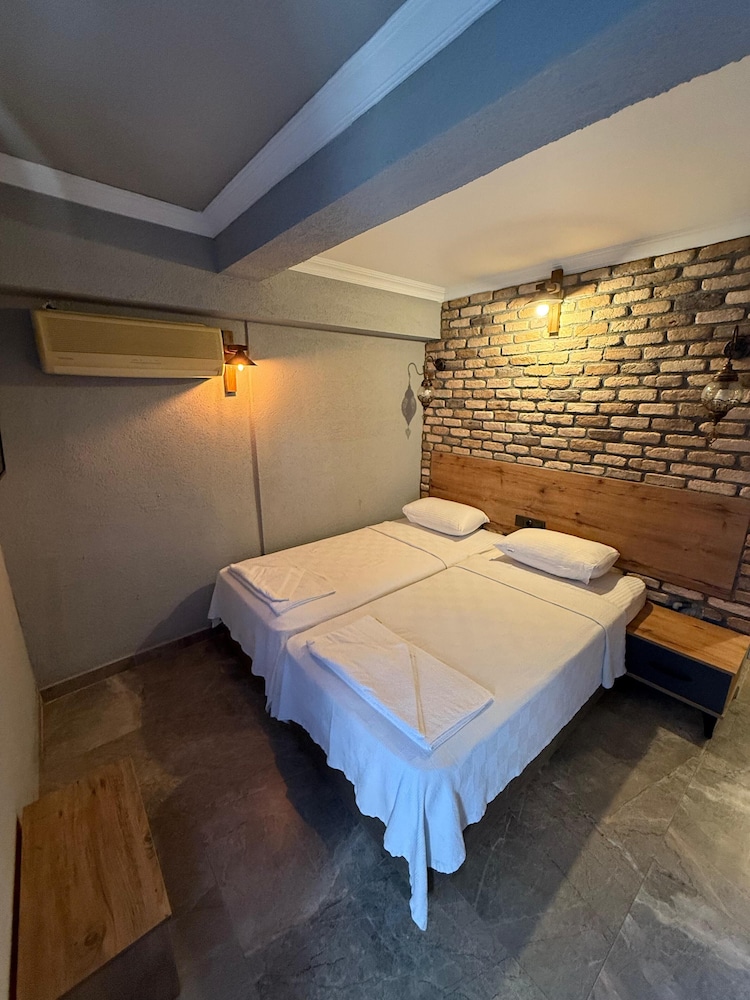 Olsen Hotels 20/48