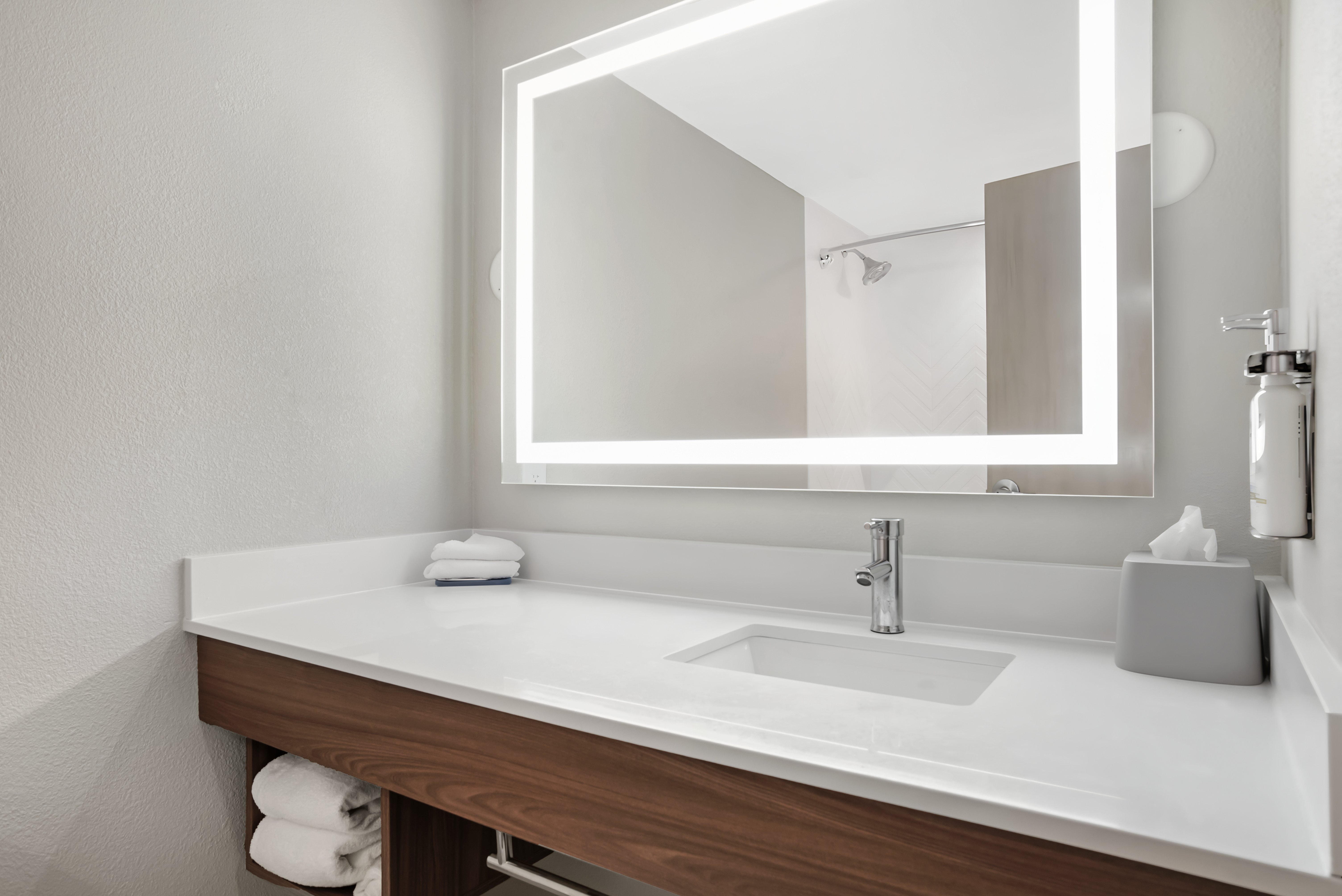 Holiday Inn Express Fairhope - Point Clear 71/72