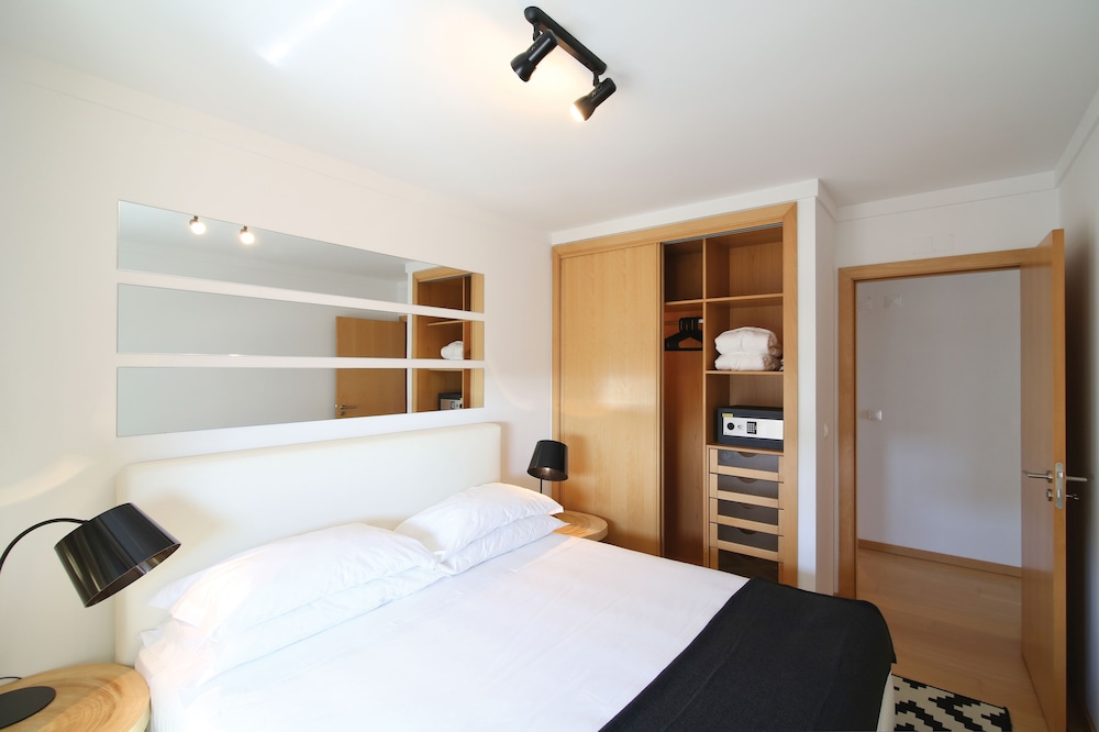 Panoramic Living 17/50