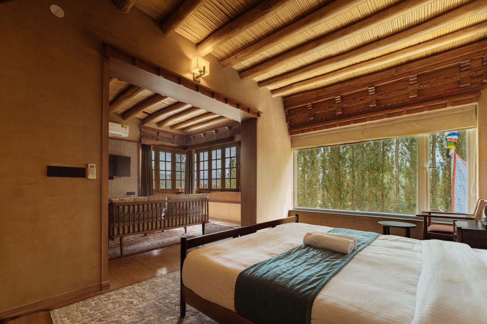 Deluxe, Double Bed
