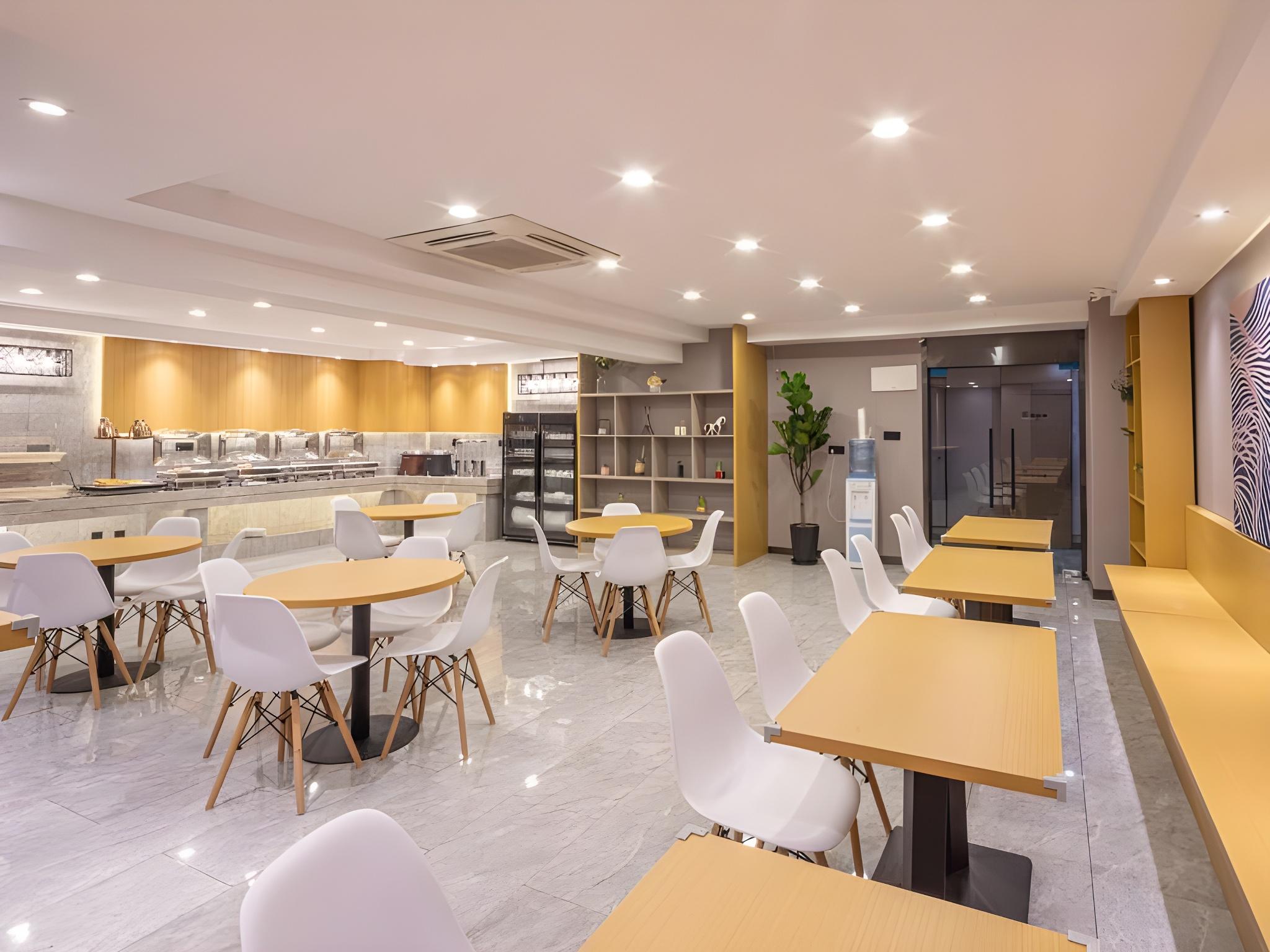 VX Wuxi Xinwu District Administrative Center Wanda Plaza Hotel 53/61