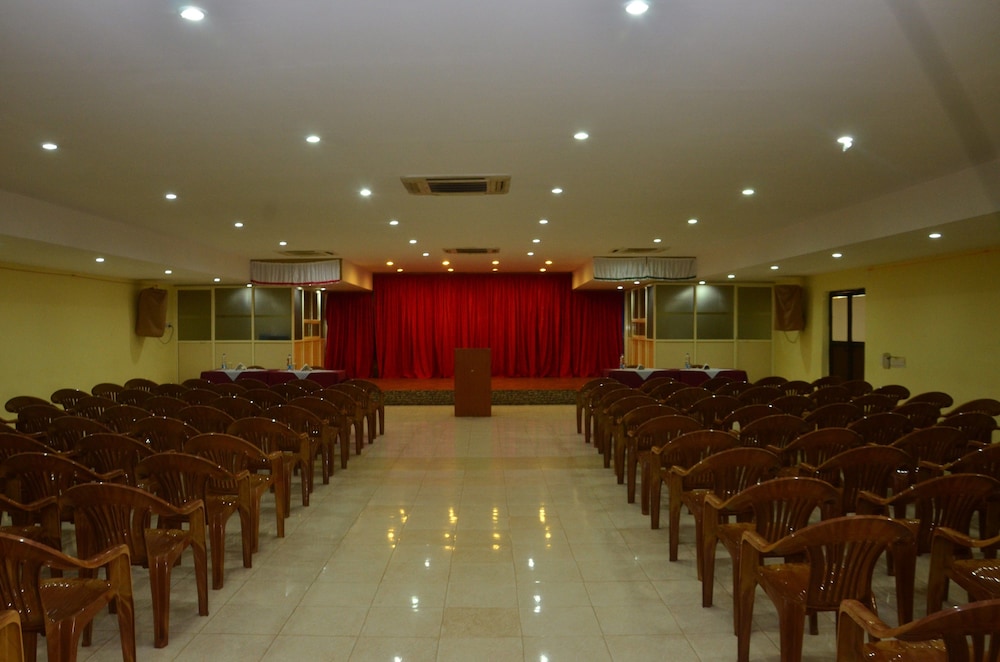 INDISMART WOODBOURNE RESORT 38/50