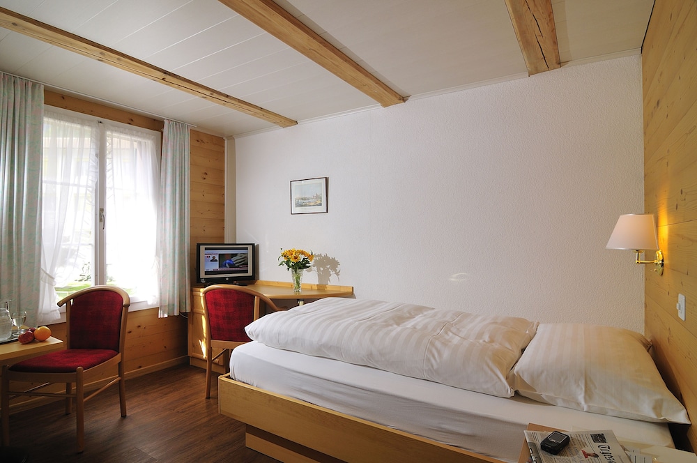 Chalet Swiss Hotel 13/50