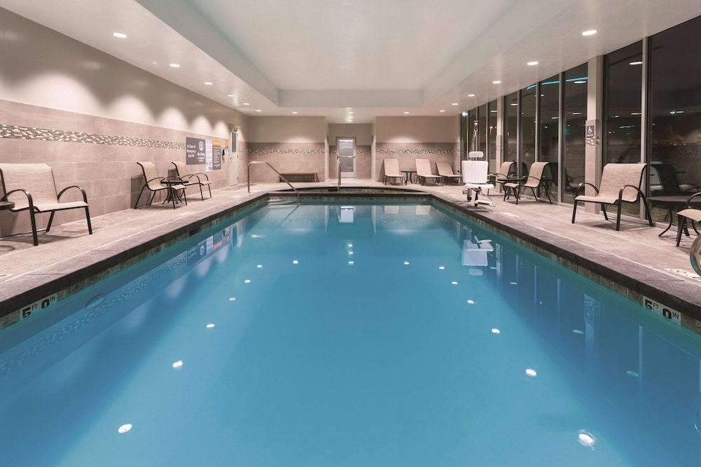 La Quinta Inn and Suites by Wyndham South Jordan 3/42