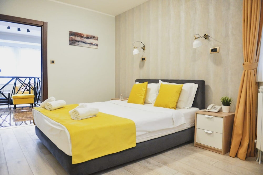 Garni House 46 47/68