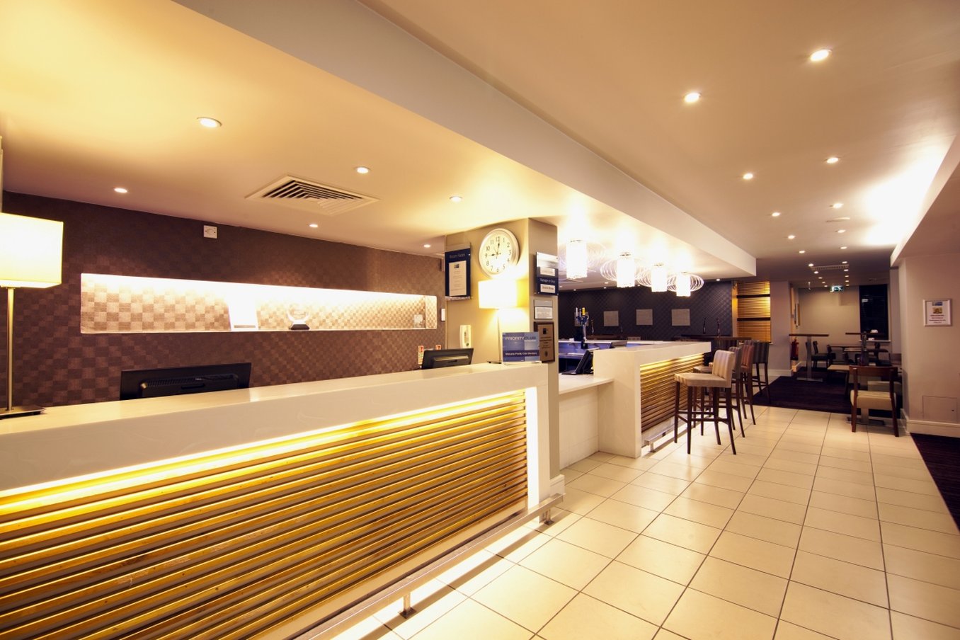 Holiday Inn Express London Croydon 10/50