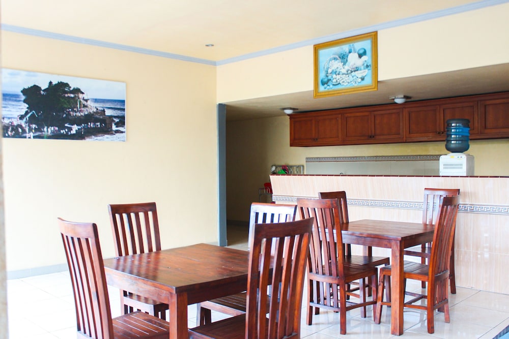 Putu Guest House 2 25/35