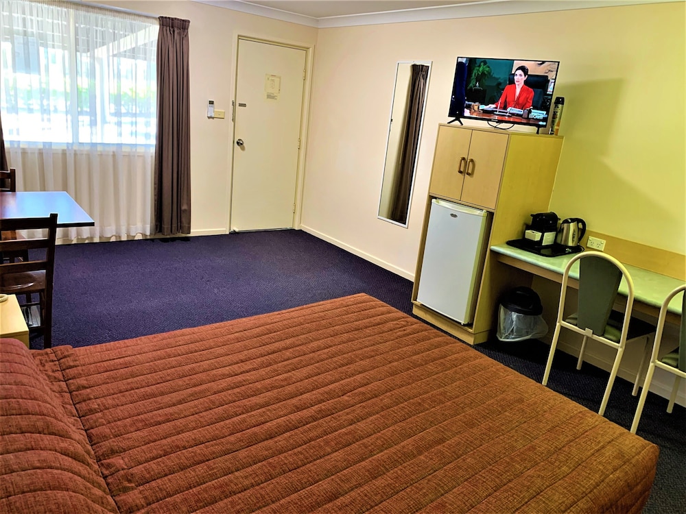 SILO MOTOR INN 13/51