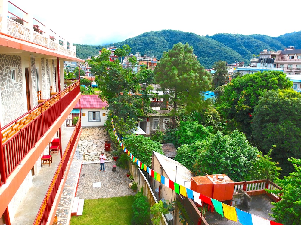 Three Jewels Boutique Hotel 67/74