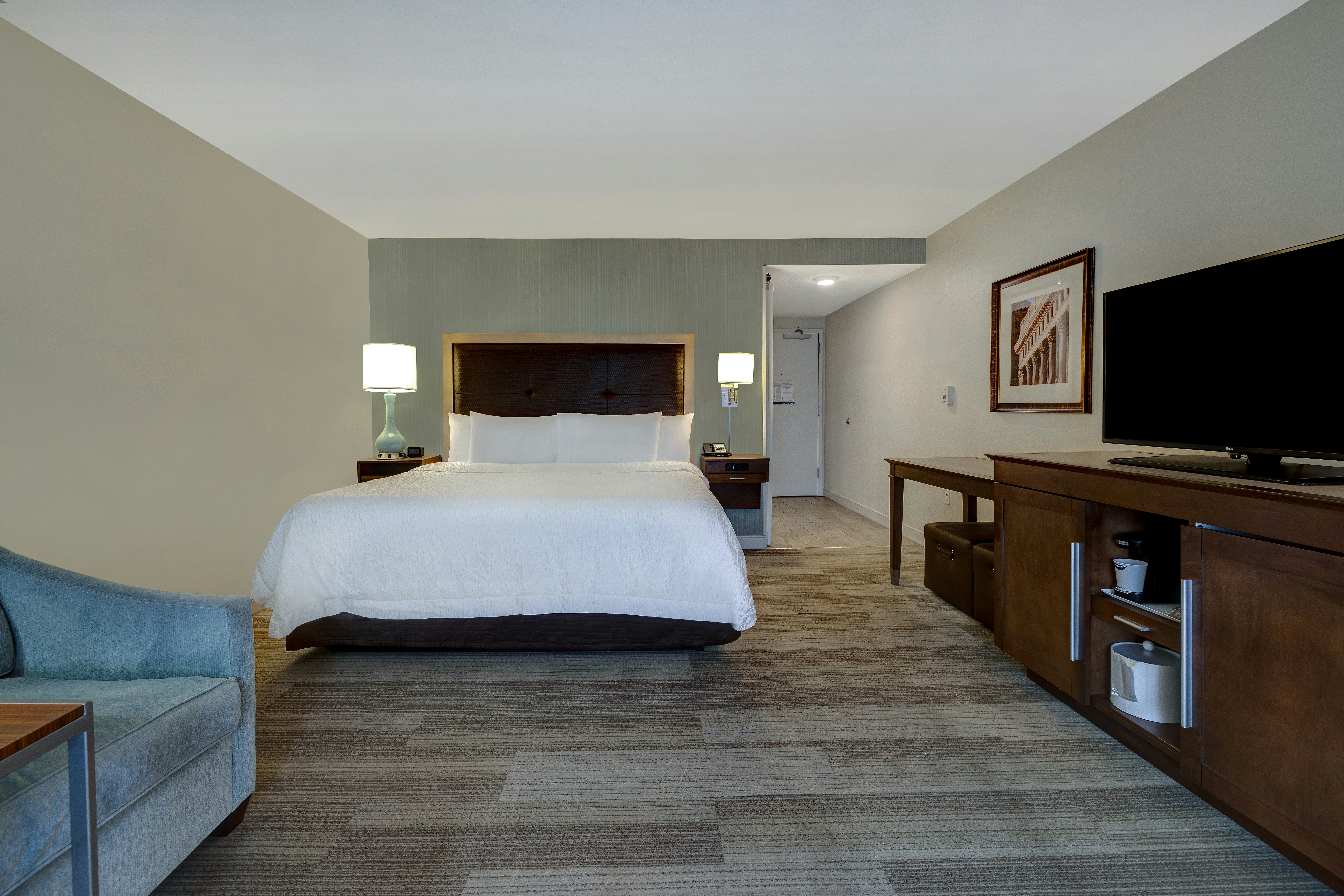 ROOM, KING BED, SOFA