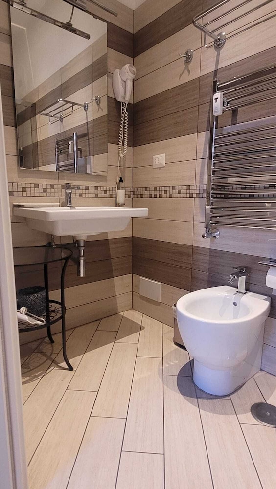 Rome Central Rooms Guest House o Affittacamere 63/68