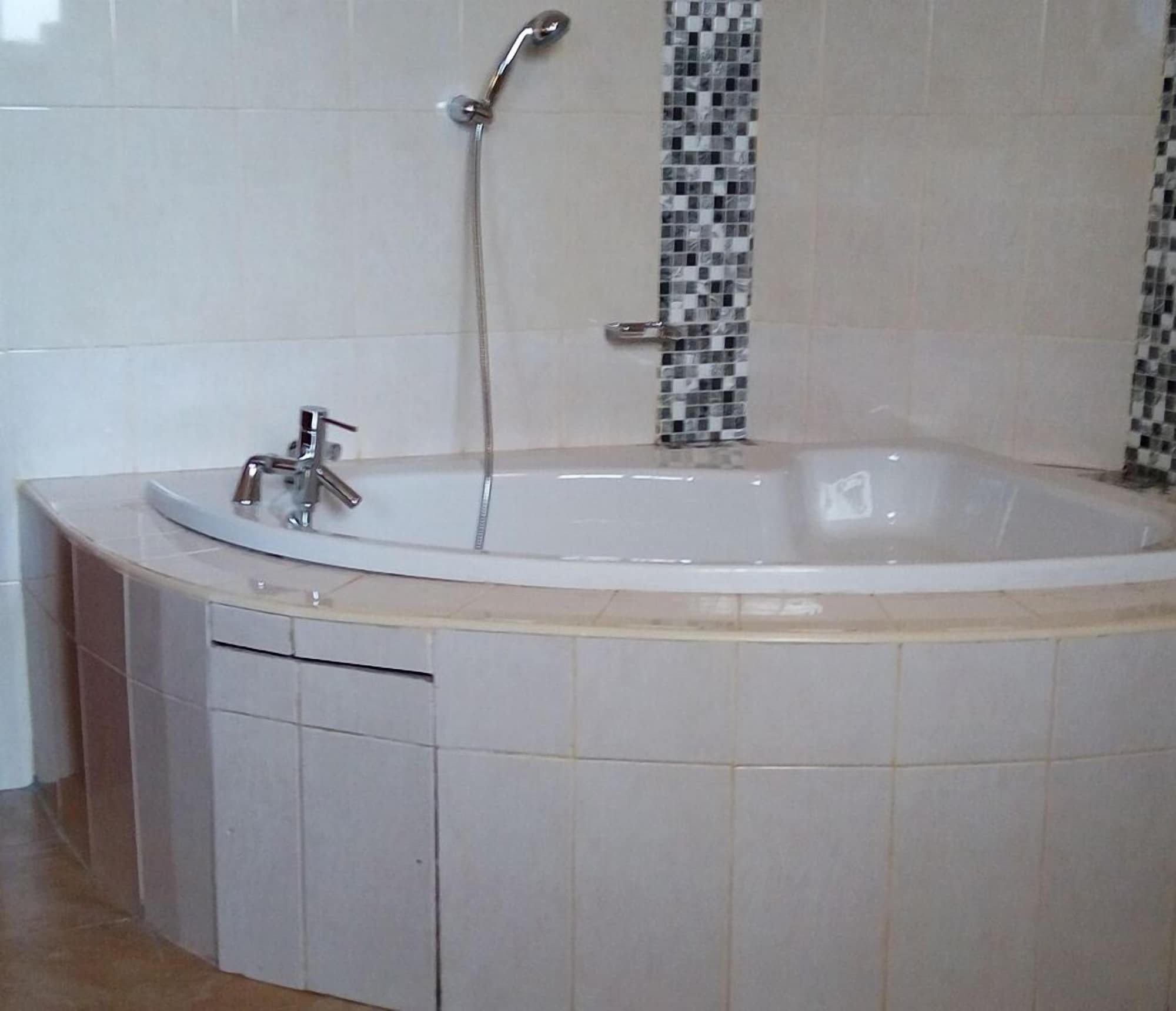DELUXE, KING BED, BALCONY
