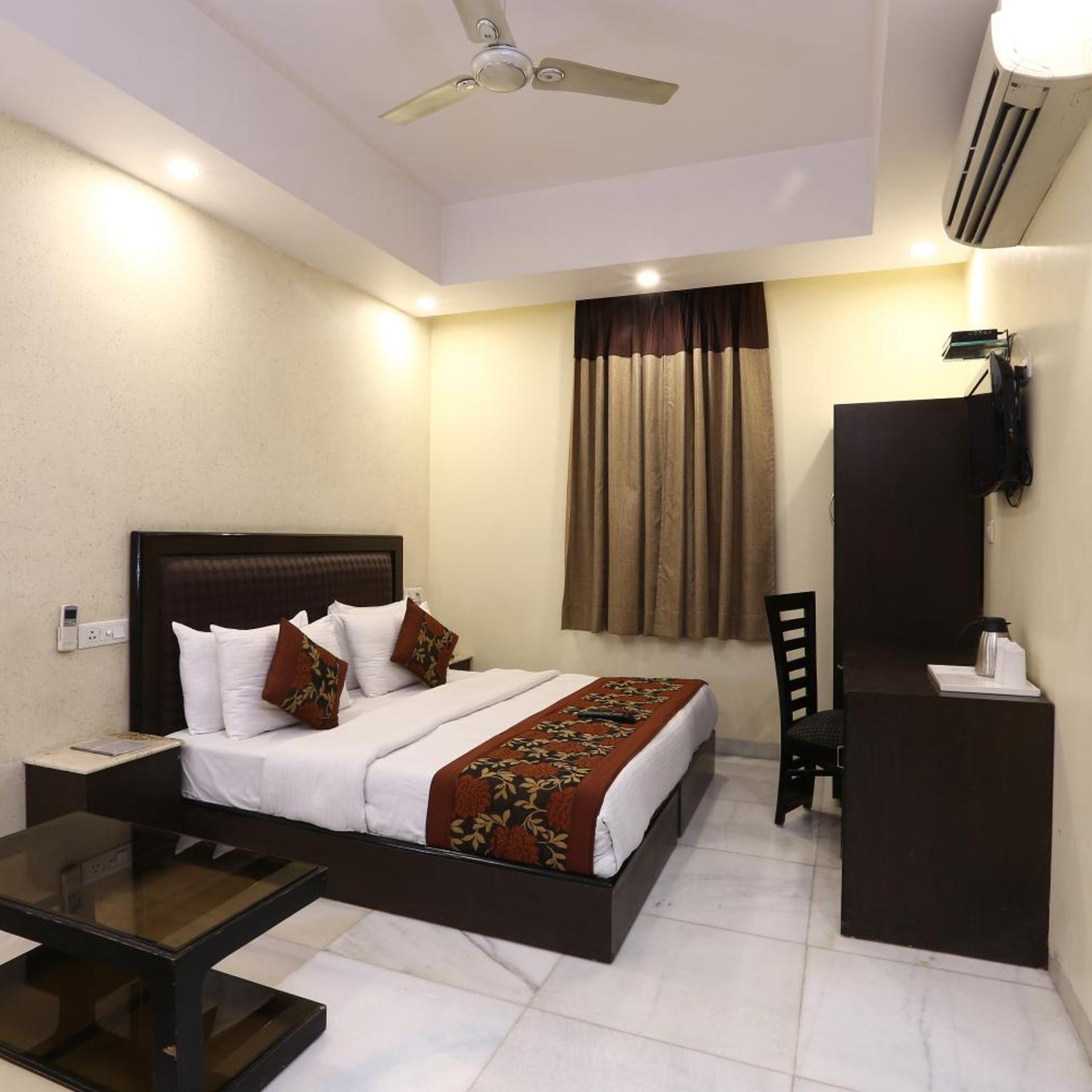 HOTEL KINGSTON PARK 24/55