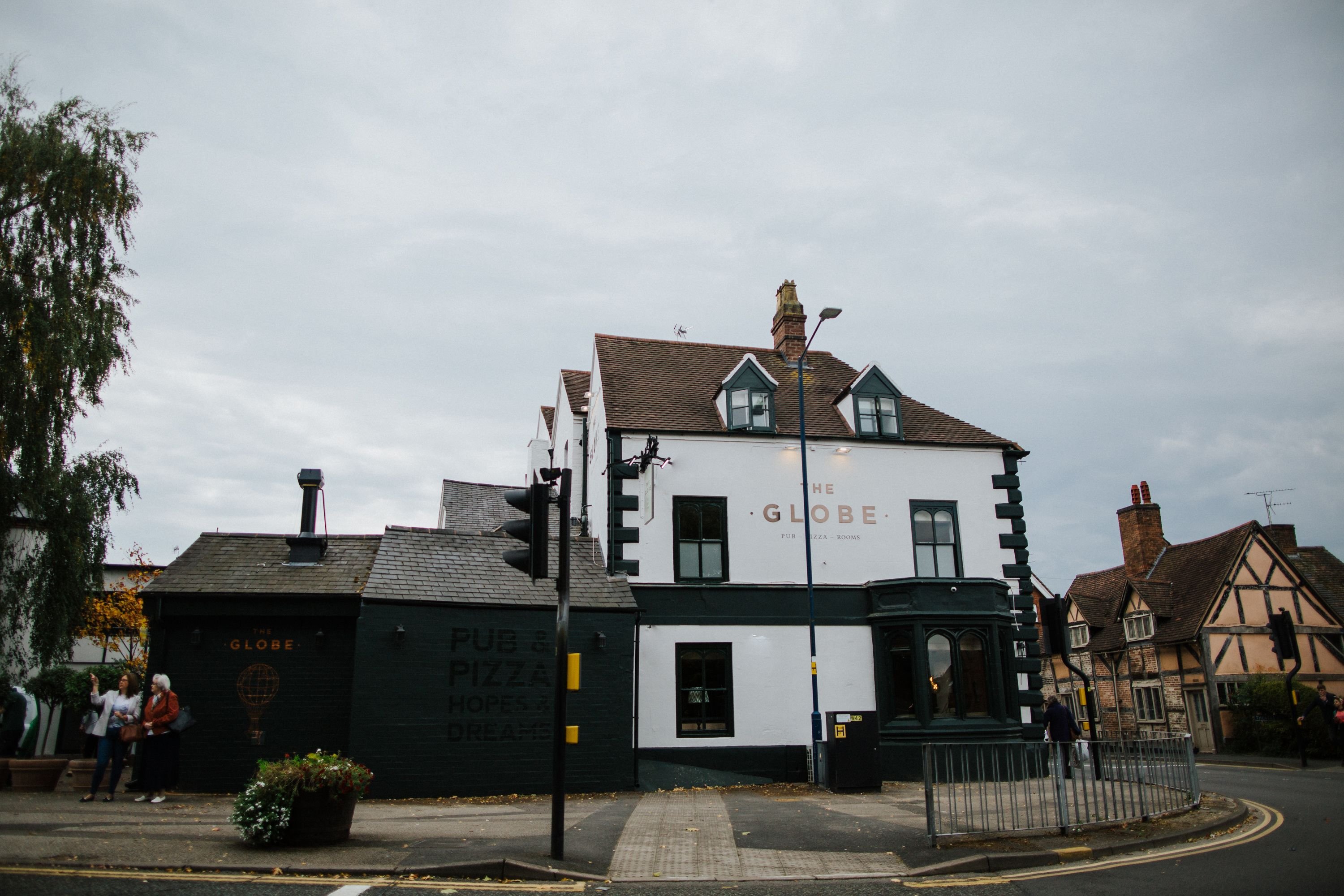 The Globe 4/37