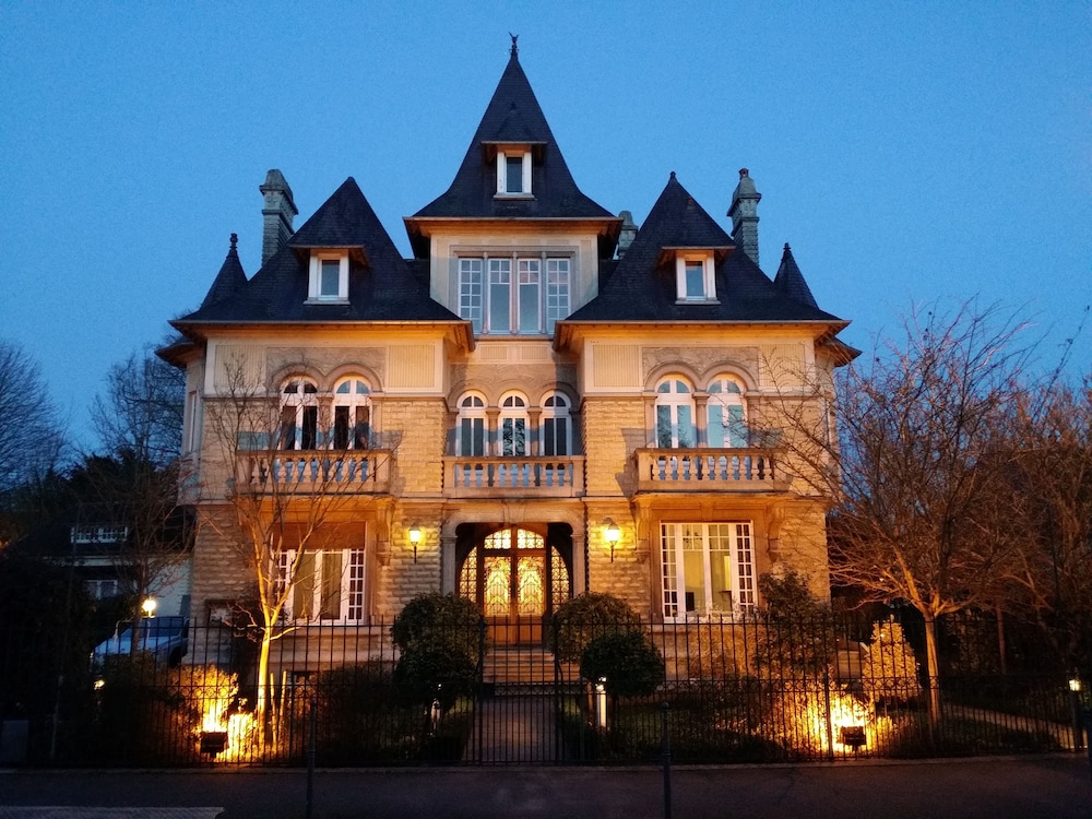 Castel Bayeux Guesthouse 1/50