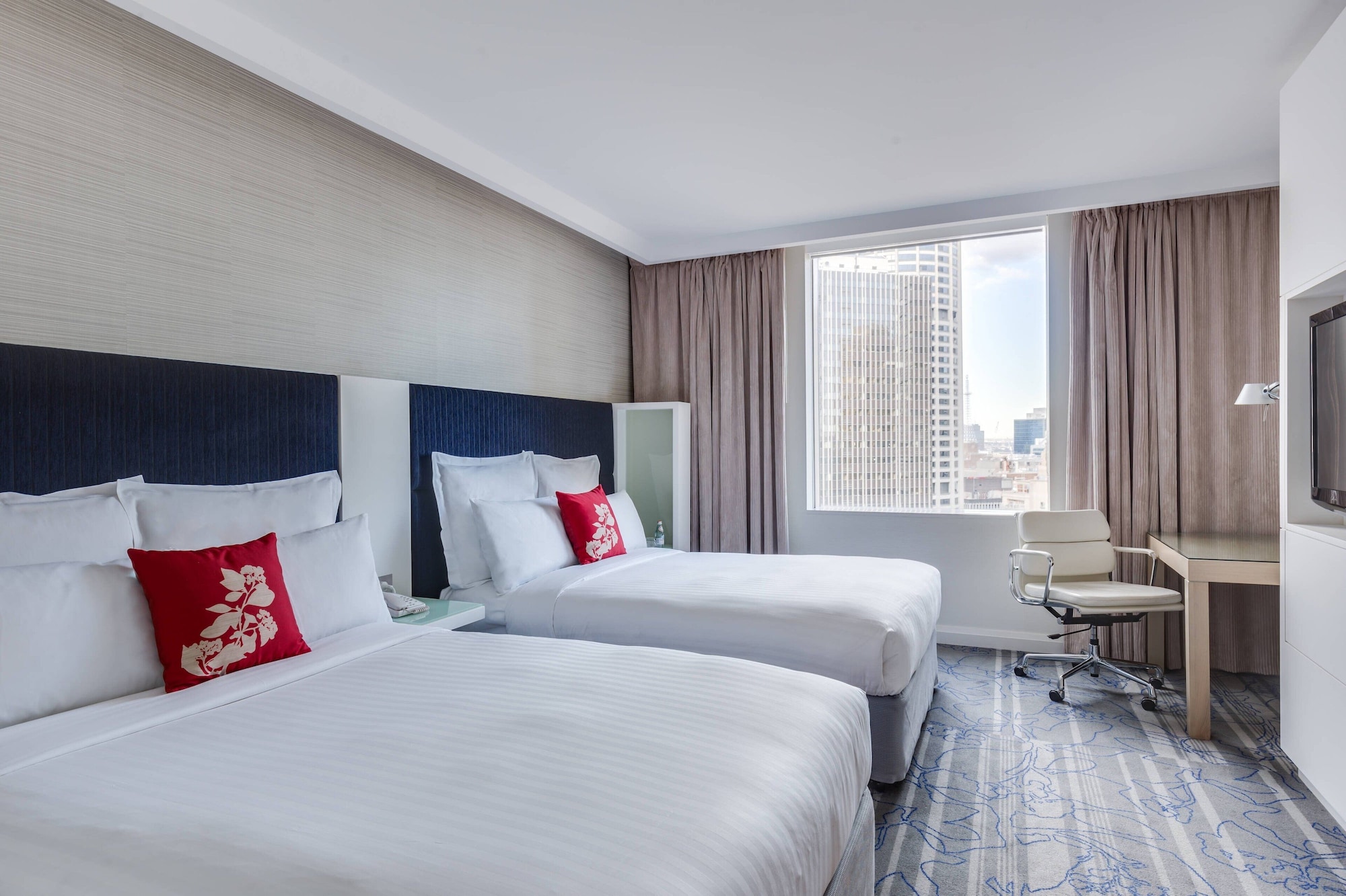 Guest Room, Deluxe, 2 Double Beds, City View