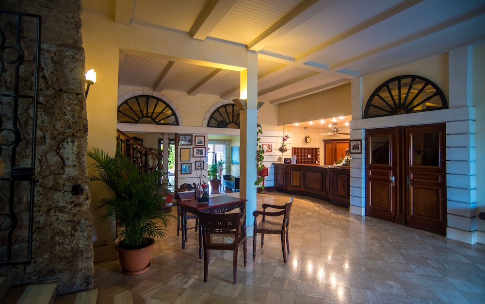 Auberge de La Vieille Tour 37/44
