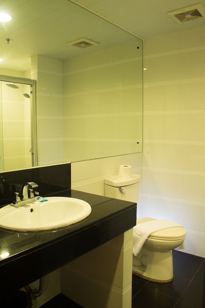 Baguio City Center Hotel 38/39