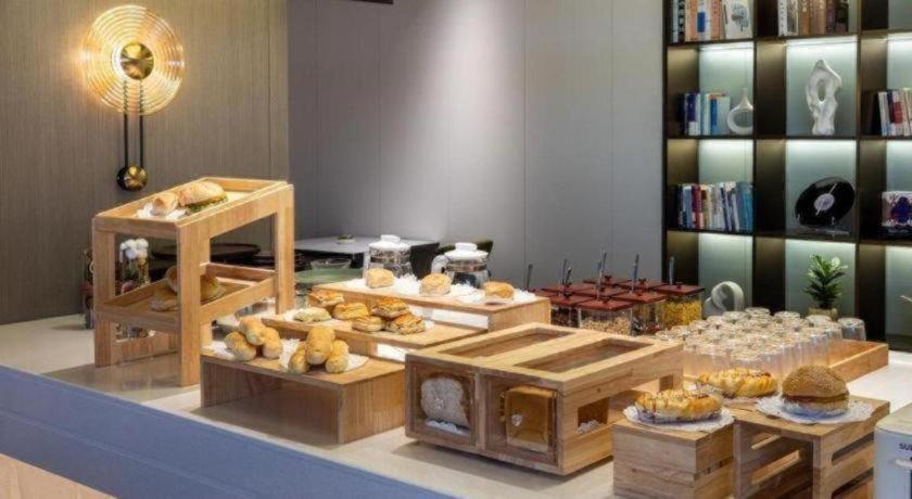 Vienna International Hotel Huangpu Develpoment Zone Branch 45/71