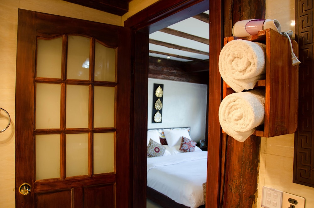 E-Outfitting Boutique Hotel Shangri-La 25/66