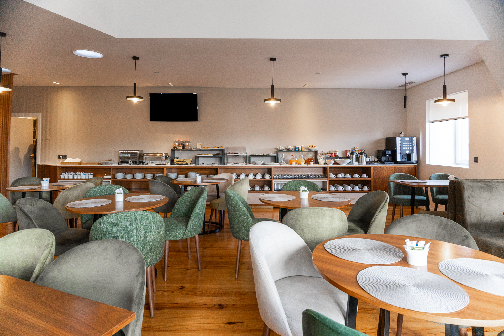 Avenida Boutique Hotel 35/50