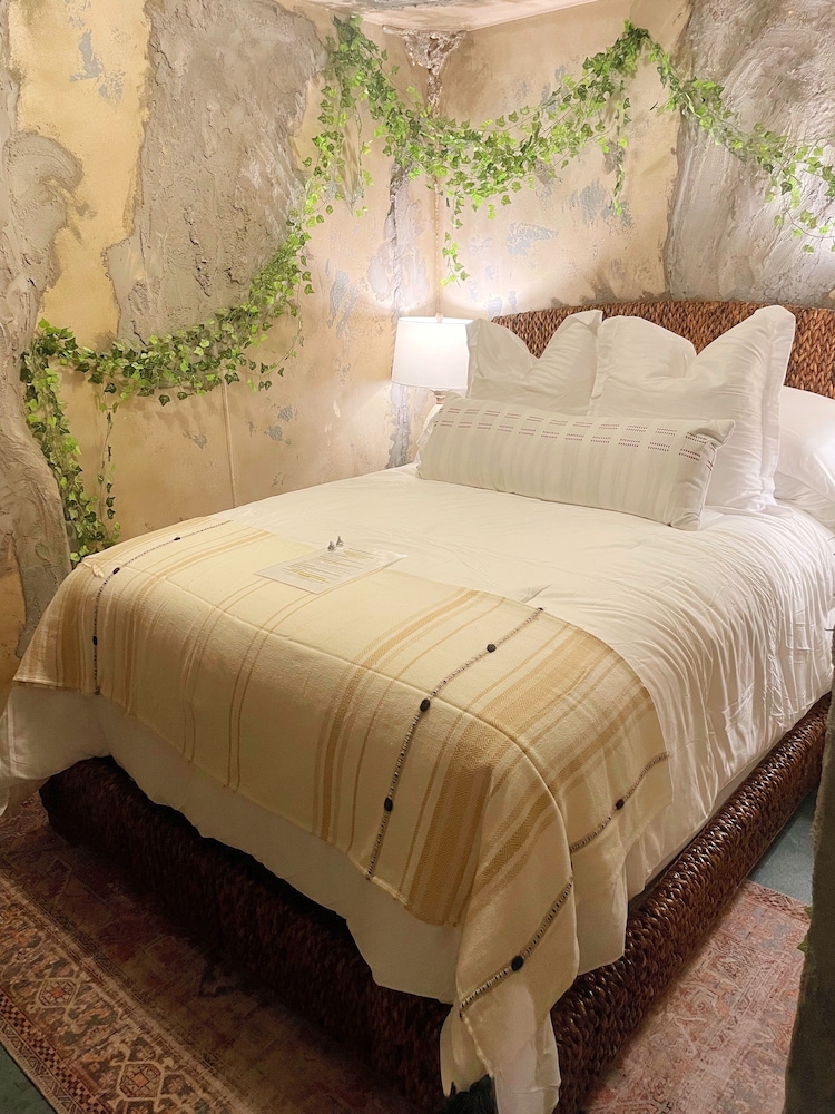 5th East Hall Bed Breakfast 14/46