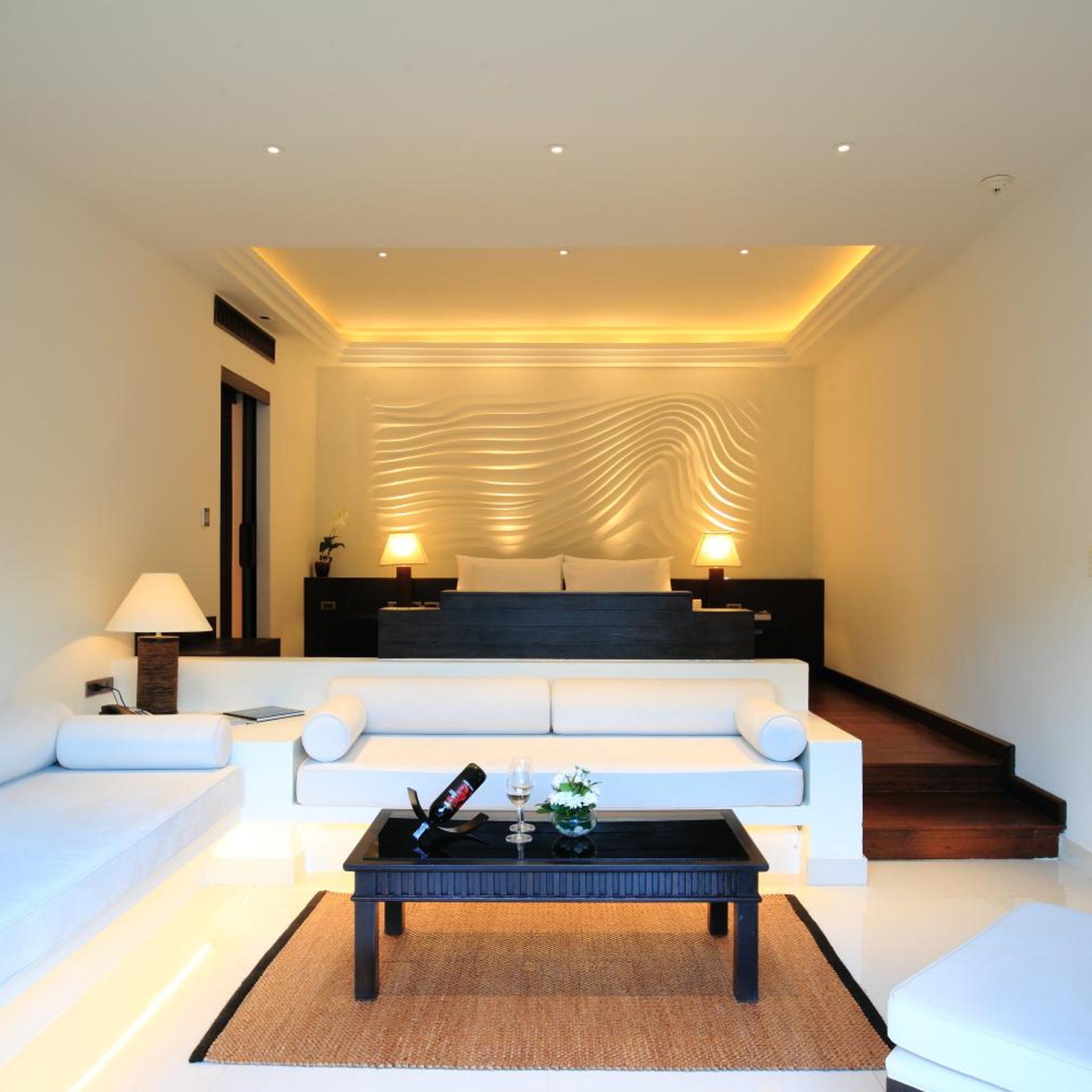 Grand, Pool, Suite, Double Bed, Partial Sea View