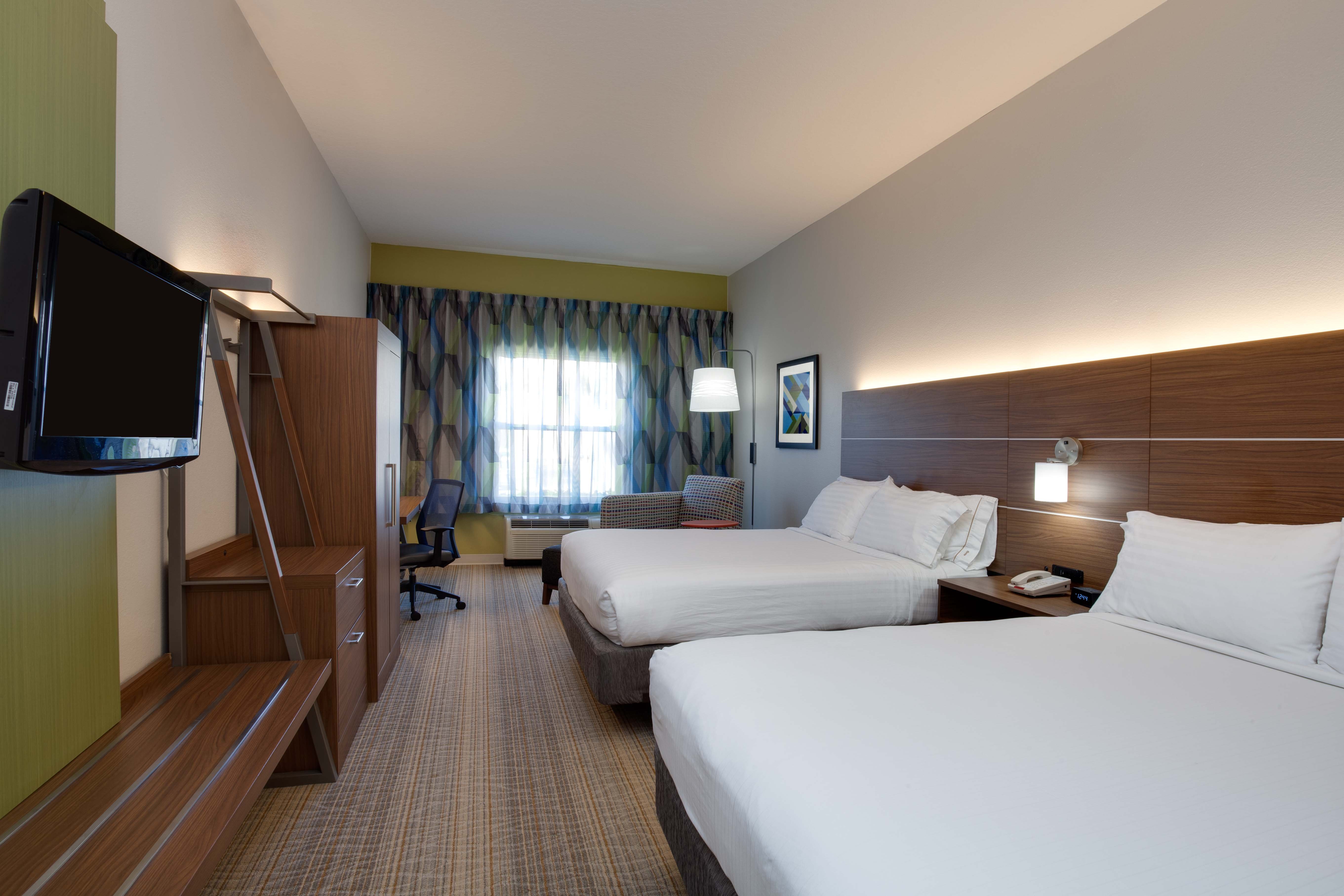 Holiday Inn Express And Suites Orlando International Airport 21/62