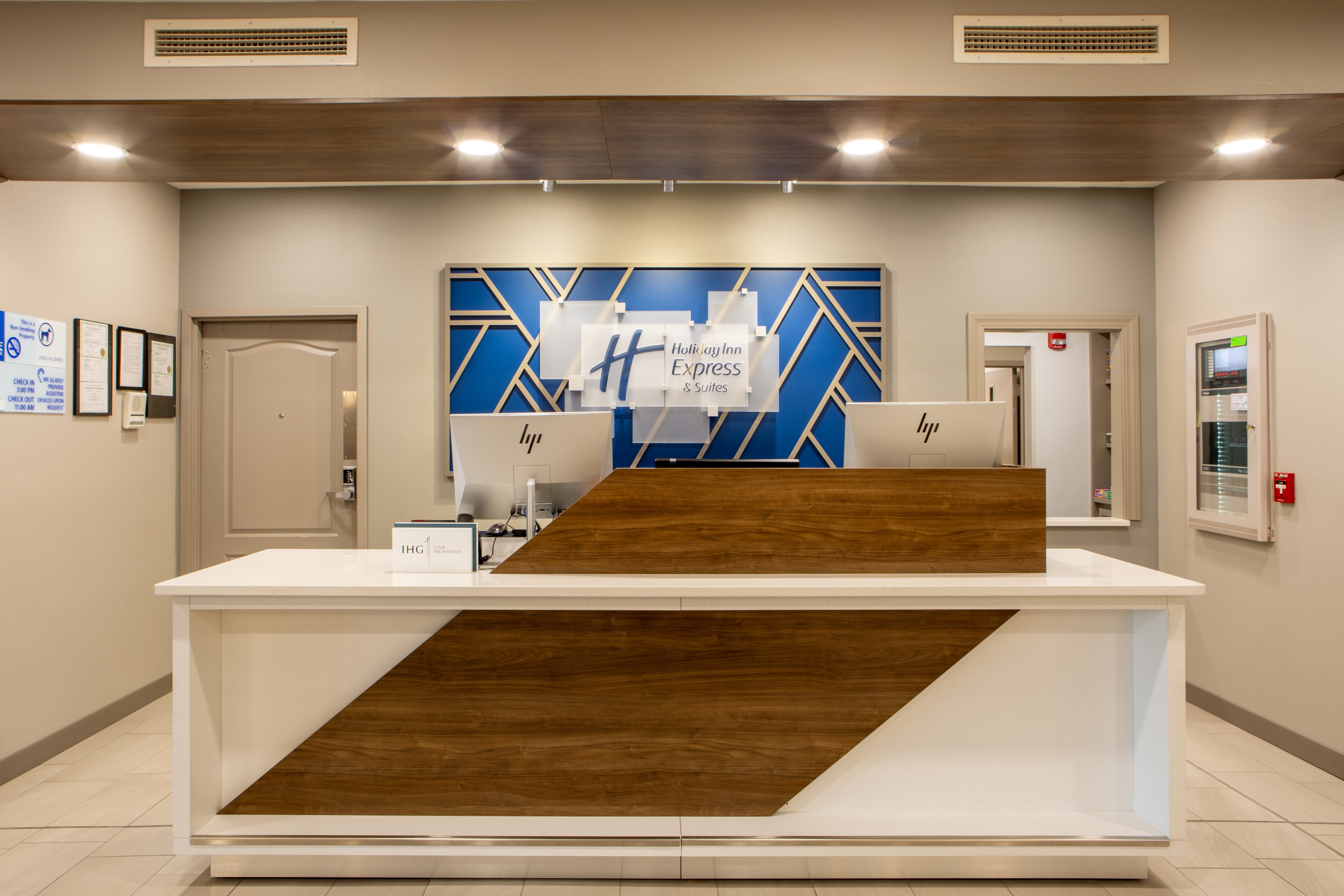 Holiday Inn Express Hotel Suites Sioux City Southern Hills 8/50